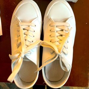 Rag and bone very lightly worn twice clean white and size 7
